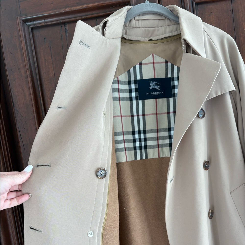 90’s-Era Vintage BURBERRY Trench Coat, Minimalist à la CBK, Size 6 - Picture 2 of 8